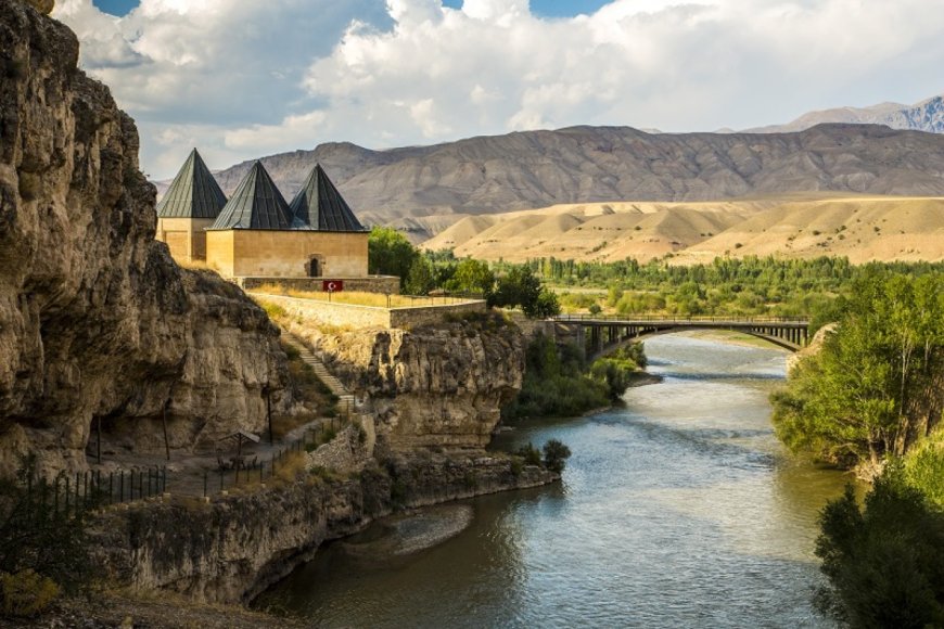 Erzincan Kemah' da Gezilecek Görülecek Yerler!!!